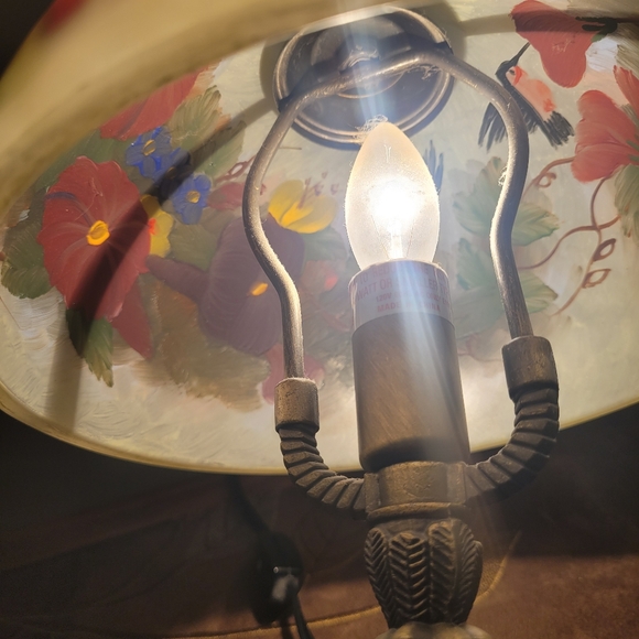 Vintage Antique Table Top Lamp Floral Stained Glass Table Lamp - Picture 7 of 12
